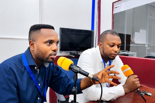 « Se soigner sans ordonnance médicale peut tuer » : mise en garde des spécialistes sur Isôko FM